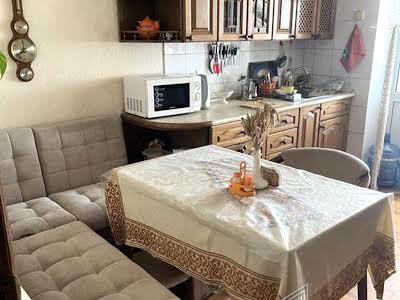 квартира за адресою Анни Ахматової вул., 3-А