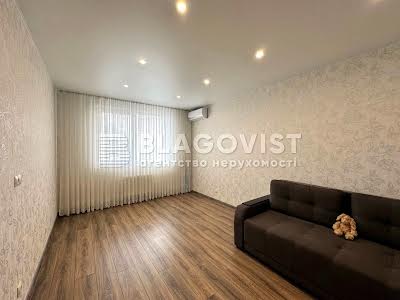 квартира по адресу Ревуцкого ул., 40г