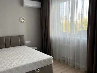 квартира по адресу Ревуцкого ул., 40-В