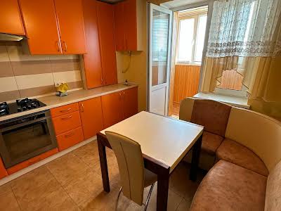квартира за адресою Теплична вул., 42