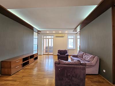 квартира за адресою Панаса Мирного вул., 8