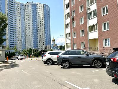 квартира по адресу Академика Глушкова просп., 9-Є