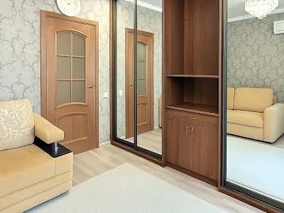 квартира по адресу Сержа Лифаря ул. (Олександра Сабурова), 8-А