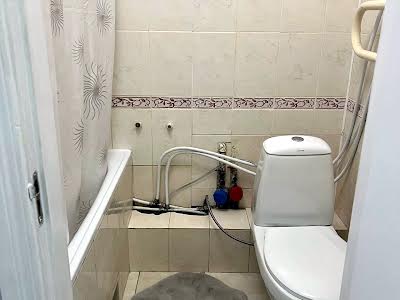 квартира за адресою Новодарницька вул., 27-А
