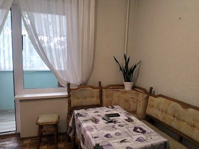 квартира за адресою Райдужна вул., 37