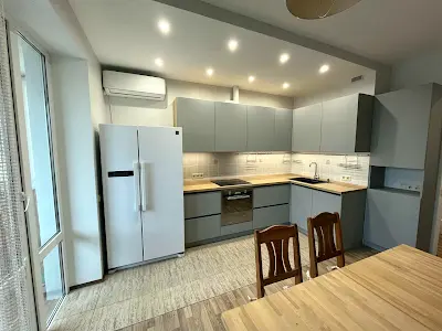квартира за адресою Анни Ахматової вул., 13