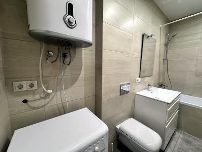квартира по адресу Ревуцкого ул., 40-Г