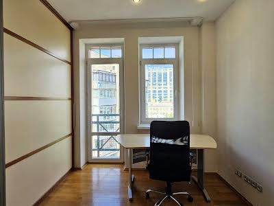 квартира за адресою Панаса Мирного вул., 8