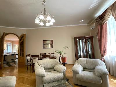 квартира за адресою Обсерваторна вул., 10