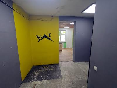комерційна за адресою Івана Федорова вул., 31