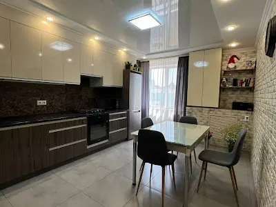 квартира за адресою Михайла Лушпи просп., 5