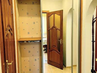 квартира за адресою Федора Ернста вул., 12