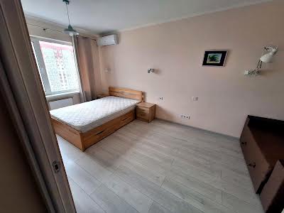 квартира за адресою Бориса Гмирі вул., 12б
