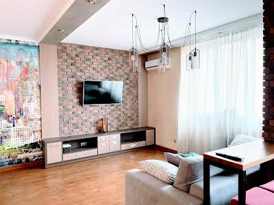 квартира за адресою Анни Ахматової вул., 30