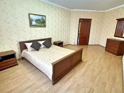 квартира за адресою Срібнокільська вул., 1