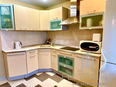 квартира за адресою Верховинна вул., 37