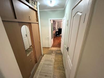 квартира за адресою Анни Ахматової вул., 5