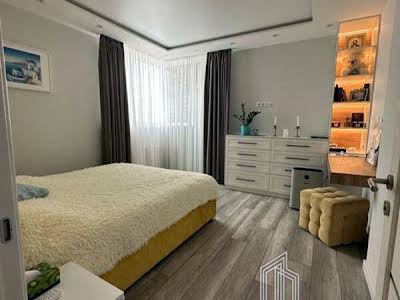 квартира по адресу Драгоманова ул., 2-А