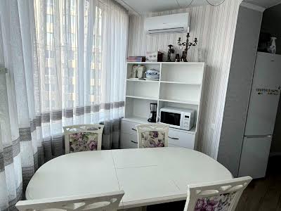 квартира за адресою Академіка Амосова вул., 63