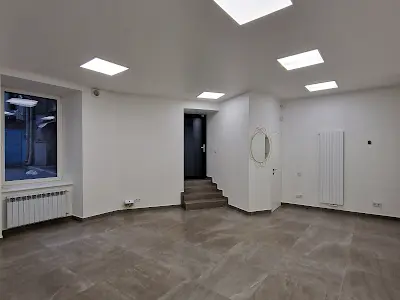 комерційна за адресою Костельна вул., 9