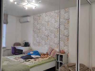 квартира за адресою Райдужна вул., 13-В