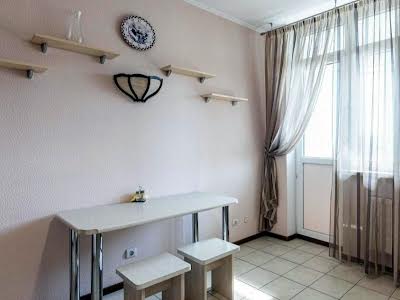 квартира по адресу Ревуцкого ул., 5
