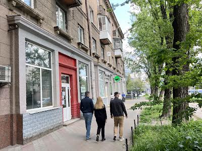 комерційна за адресою Героїв УПА вул., 76