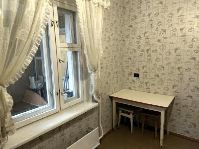 квартира за адресою Ревуцького вул., 18