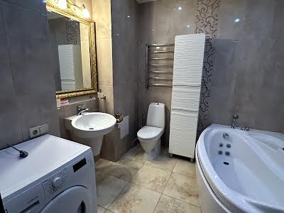 квартира за адресою Ахматова, 30