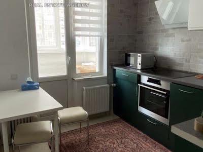 квартира за адресою Софії Русової вул., 7-А