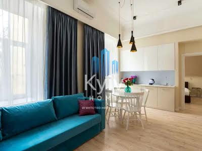 квартира по адресу Софиевская пл., 18