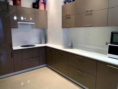 квартира за адресою Раїси Окіпної вул., 18
