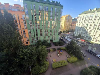 квартира за адресою Регенераторна вул., 4
