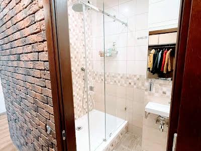 квартира за адресою Анни Ахматової вул., 30