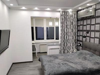 квартира за адресою Феофіла Яновського вул., 2
