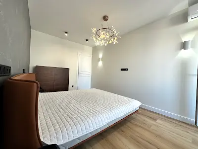 квартира за адресою Дніпровська набережна вул., 18А