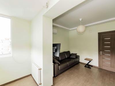 квартира за адресою Драгоманова вул., 25