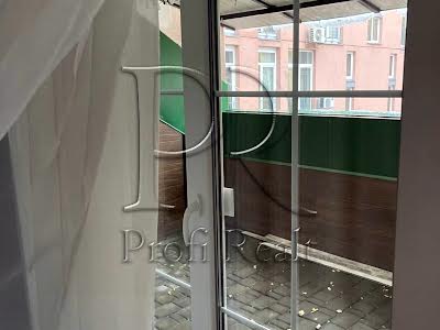 квартира за адресою Регенераторна вул., 4