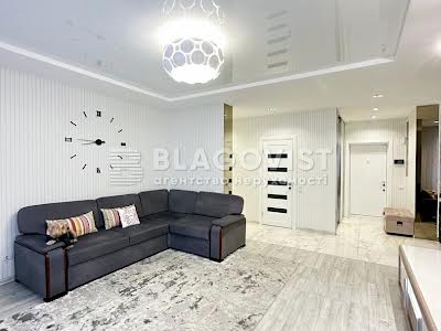 квартира за адресою Софії Русової вул., 5