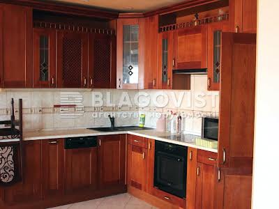 квартира за адресою Анни Ахматової вул., 13