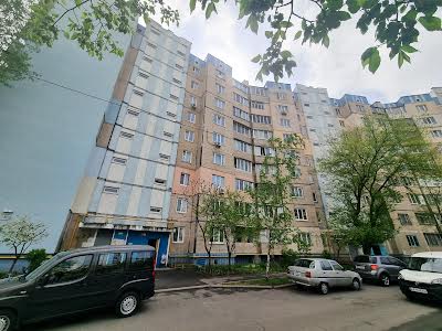 квартира по адресу Киев, Каштановая ул., 8