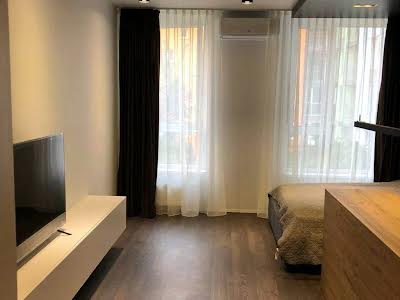 квартира за адресою Регенераторна вул., 4