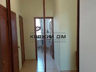 квартира за адресою Івана Світличного вул. (Петровського), 6