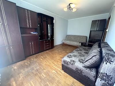 квартира за адресою Андрія Малишка вул., 13
