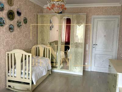 квартира за адресою Оболонська пл. (Дружби Народів СРСР), 5