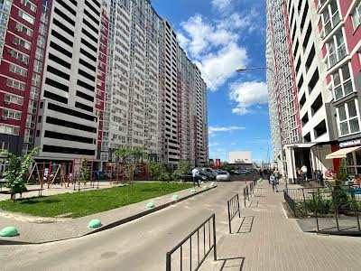квартира по адресу Драгоманова ул., 2-А