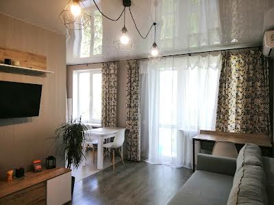 квартира за адресою Марії Приймаченко (Лихачева) бульвар, 15