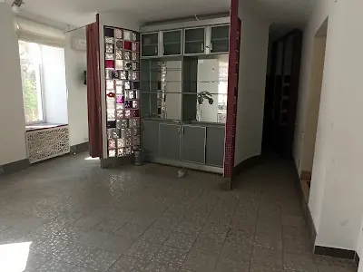 комерційна за адресою Покровська вул., 9