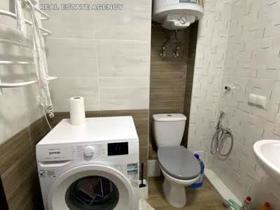 квартира за адресою Софії Русової вул., 7-А