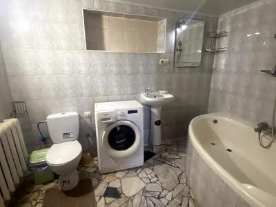 будинок за адресою с. Хотів, Богдана Хмельницького вул., 6